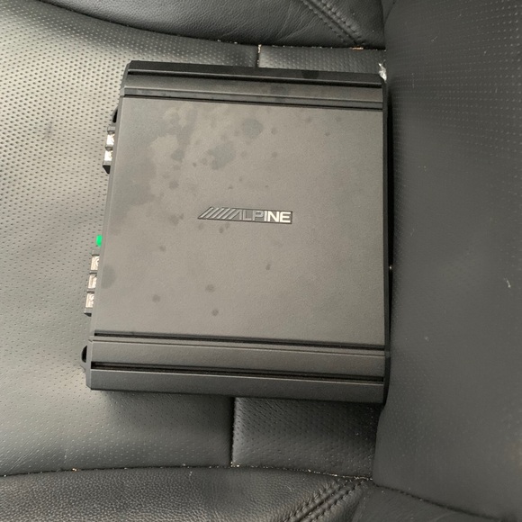 12 inch Alpine Subwoofer WITH Alpine Amplifier - Picture 2 of 6